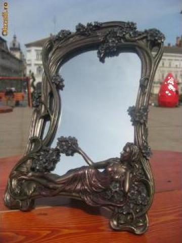 Oglinda deosebita art-nouveau pentru doamne de la Alinails