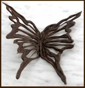 Decoratiune fluture de ciocolata