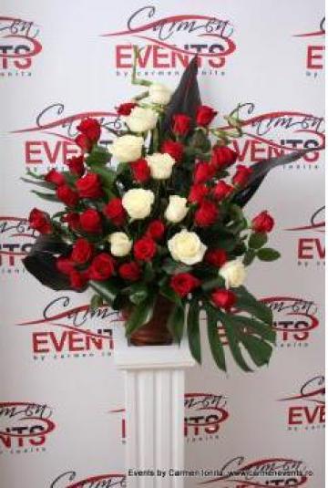 Aranjament floral de la By Carmen Events Srl