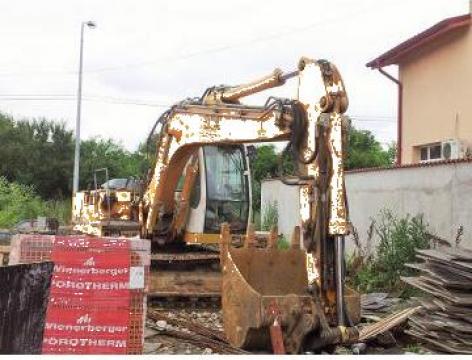 Excavator Liebherr 904 de la Constructii Civile Srl