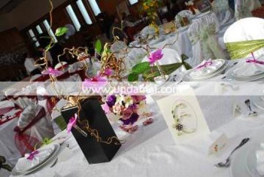 Aranjament floral nunta pentru masa de la Unda Mai Srl