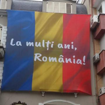 Steag Romania pentru fatada cladire de la Decorativ Flag Srl