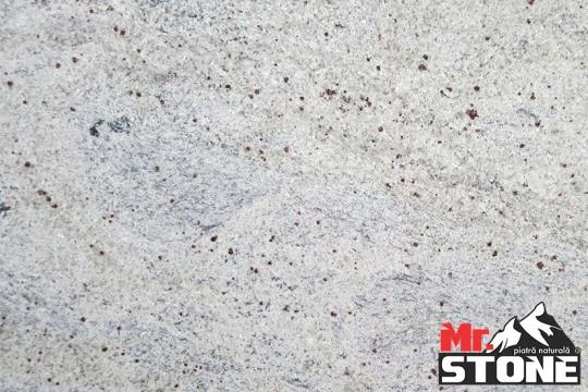 Granit Kashmir White lustruit 30,5 x 61 x 1cm de la Antique Stone Srl