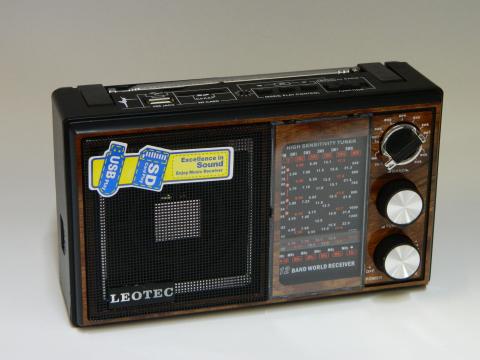 Radio Leotec LT-805UAR de la Preturi Rezonabile