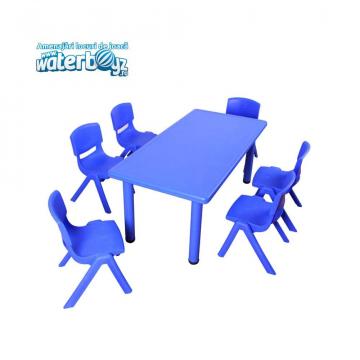Masuta cu scaunele de plastic pentru copii de la Waterboyz