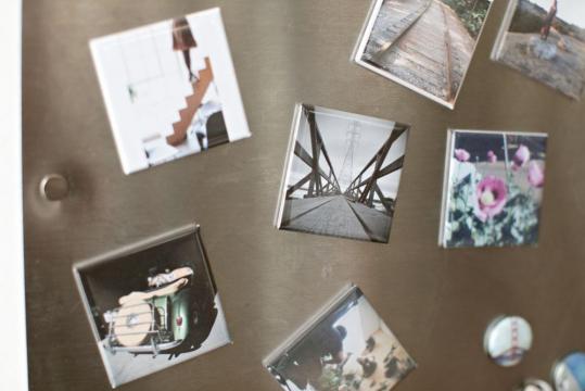Magneti de frigider personalizati de la Sian Image Media Srl