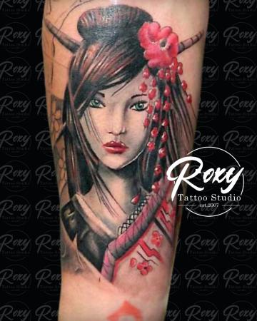 Servicii tatuaje de la Roxy Tattoo Studio