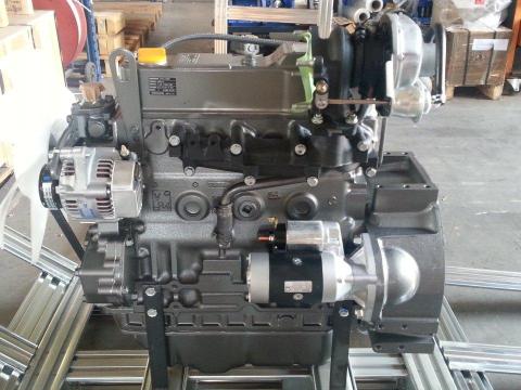 Motor Yanmar 4TNV84T de la Instalatii Si Echipamente Srl