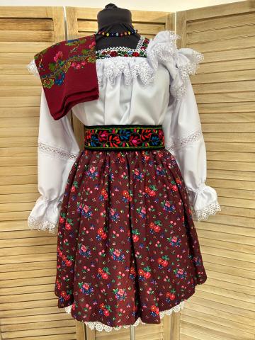 costume traditionale femei