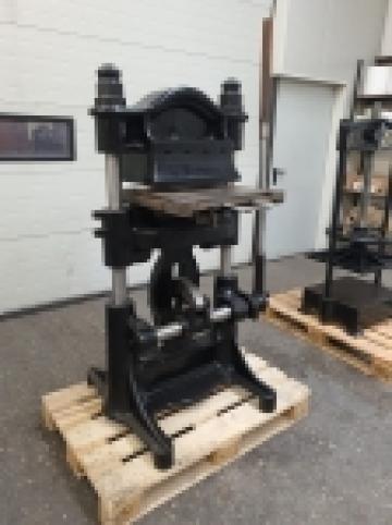 Presa Krause de la Kronstadt Papier Technik S.a.