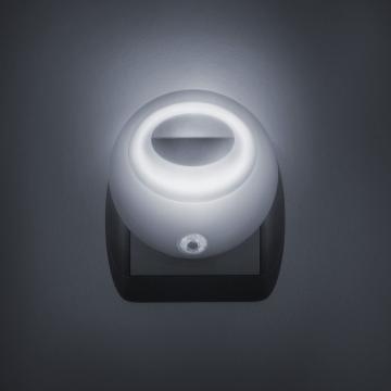 Lampa de veghe cu LED si senzor de lumina - alb de la Future Focus Srl