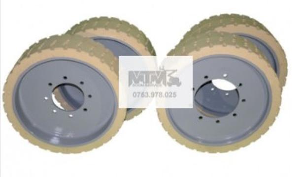 Set de 4 roti non marking nacela Genie 22x7x17 3/4 de la M.T.M. Boom Service