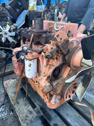 Motor Cummins 4-390