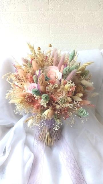 Buchet flori uscate /criogenate in culori pastel de la Flower Power Gift