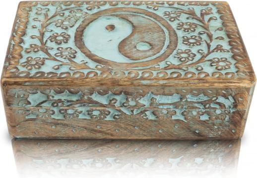 Cutie ornamentala sculptata in lemn maro, 20 x 12 x 6 cm