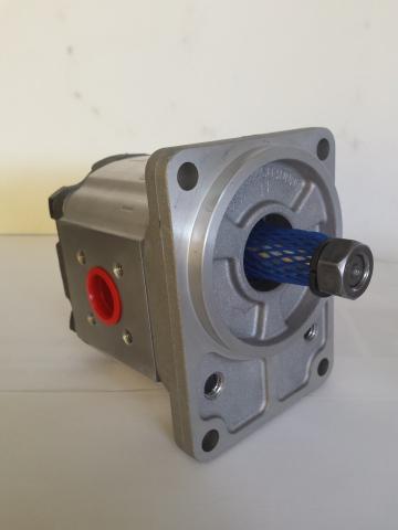Pompa hidraulica 05106203047 pentru Steyr de la SC MHP-Store SRL