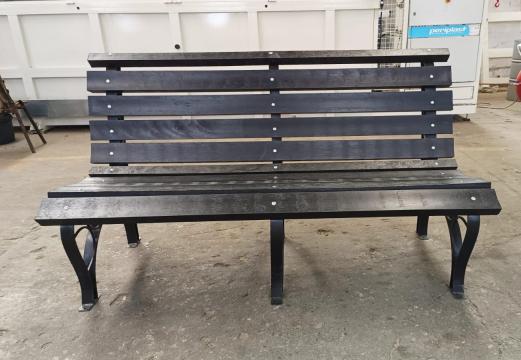 Banca  PlastWuud din materiale 100% reciclate de la Italplast Group Srl