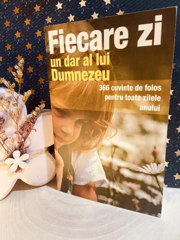 Carte, Fiecare zi un dar 366 de cuvinte de folos de la Candela Criscom Srl.