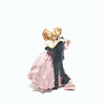 Figurine tort mire si mireasa in rochie roz - Kardasis de la Lumea Basmelor International Srl