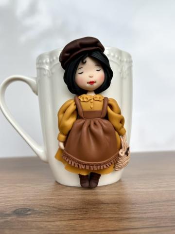 Cana cu figurina Amber