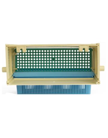 Colector polen cu scandura de zbor de la Beehive4U Build Srl