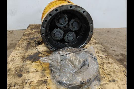 Transmisie finala punte spate dreapta Volvo L90F de la PFP Auto Srl