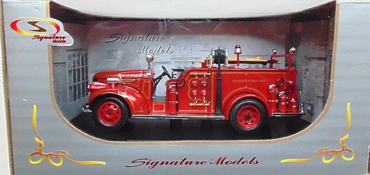 Macheta 1941 GMC Fire Truck dearborn , red, 1:32, Signature de la Hobbyplanet Romania