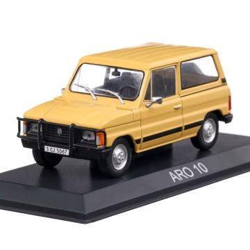Macheta auto Aro 10 1980 scara 1:43 galben nisip