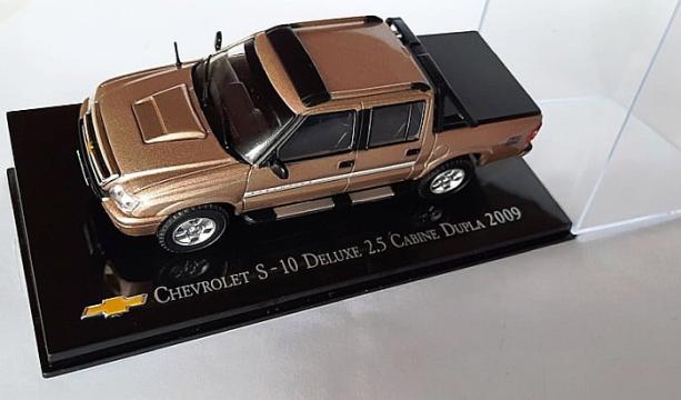 Macheta Chevrolet S-10 DeLuxe 2.5 pick-up 2009 scara 1:43