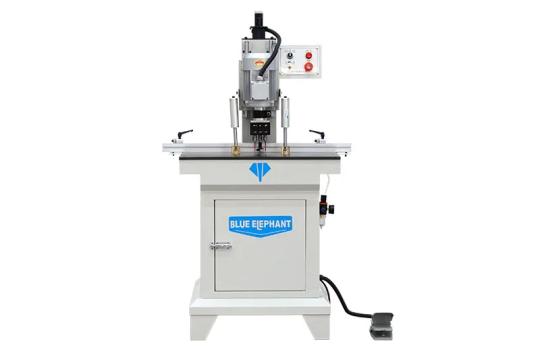 Masina CNC pentru gaurirea balamalelor pentru mobila