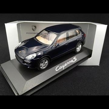 Macheta auto 1:43 Minichamps Porsche Cayenne E2 II S 958 de la Hobbyplanet Romania