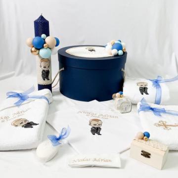 Trusou de botez personalizat cu Baby Boss brodat bleomarin
